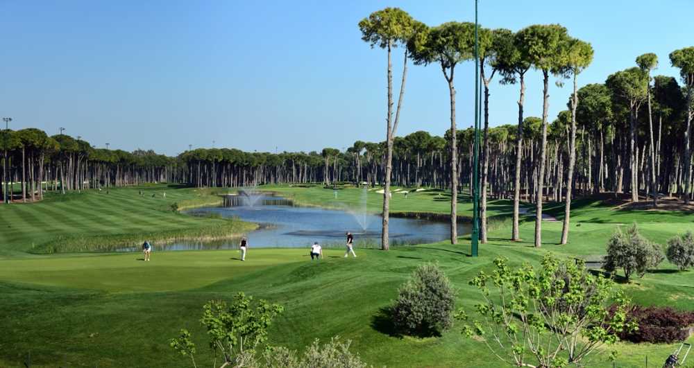 Ege ve Akdeniz'deki Golf Sahalarında Golf Oynama