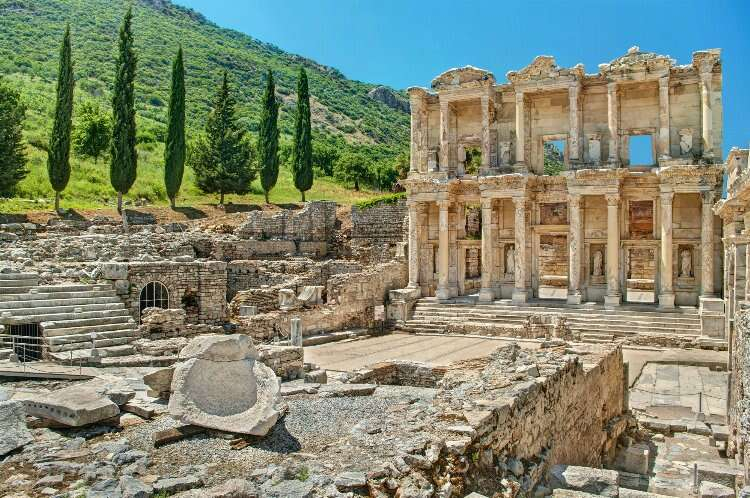 Efes Antik Kenti Tarihin ve Medeniyetin İzinde Bir Yolculuk
