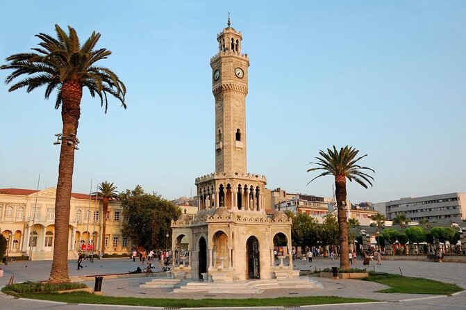 İzmir Konak Meydanı