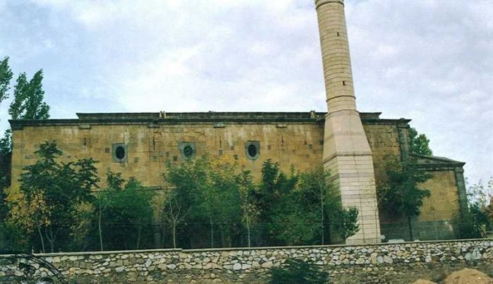 Baş Melek Fertek Kilise Camii