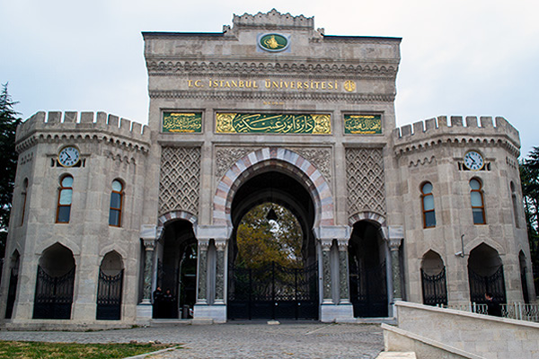 İstanbul Beyazıt Meydanı