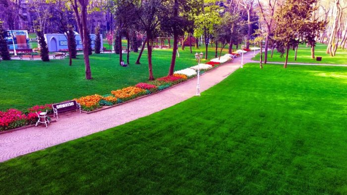 İstanbul Gülhane Parkı’nda Gezinti