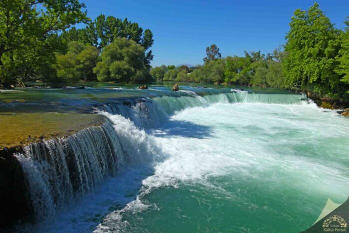Antalya Manavgat Şelalesi’nde Gezinti