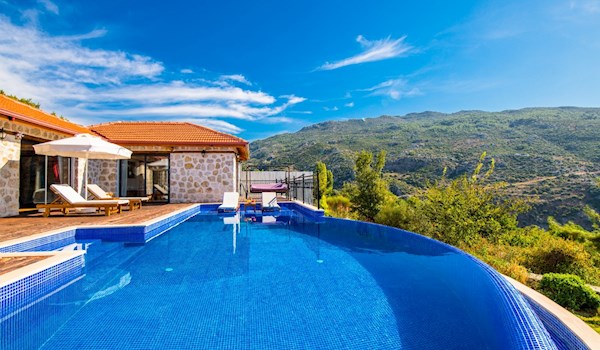Antalya'da Lüks Villa Tatili